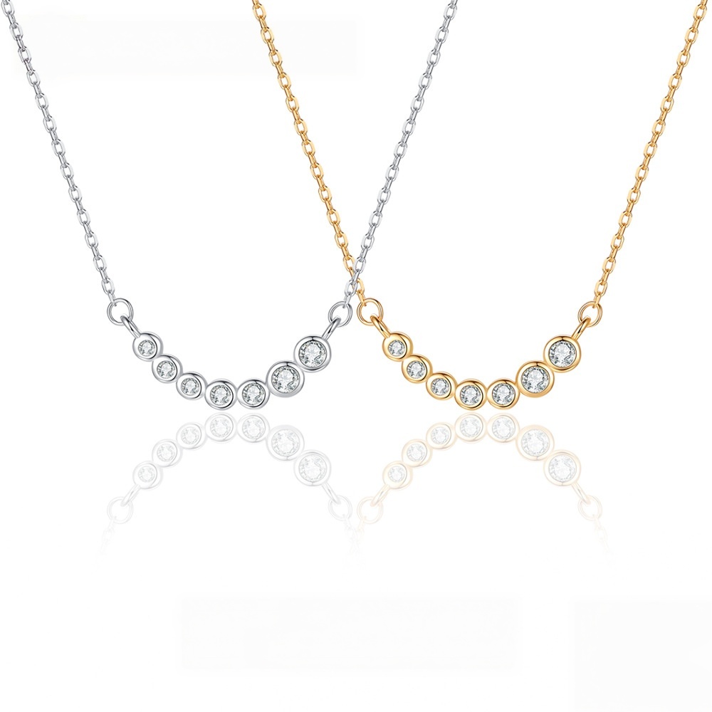 Kalung Liontin Senyum Moissani - Bezels Set Pendant ulasan dan harga